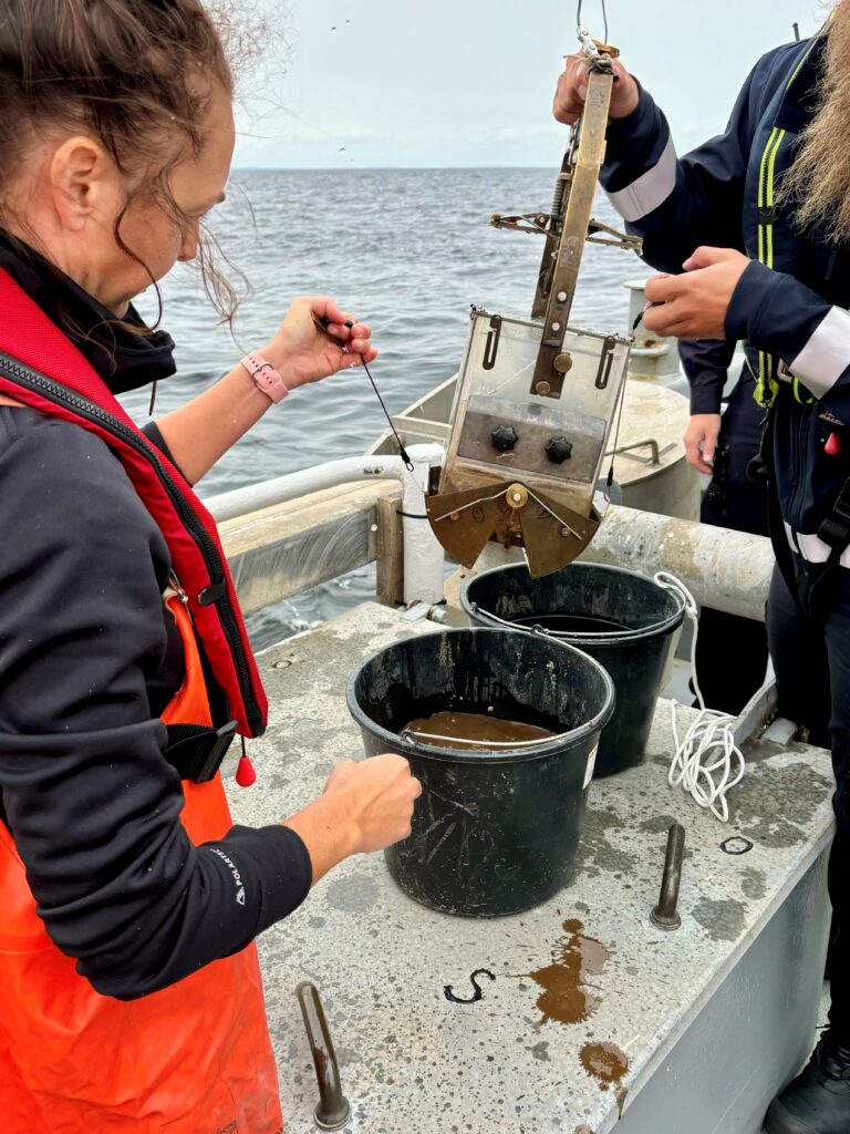 Bottenhugg med Ekmanhämtare vid station Tärnan i Vänern. Foto: SLU